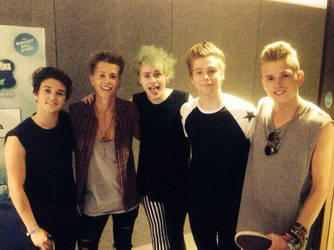 Les-groupes-5-sos-et-the-vamps-se-sont-retrouves