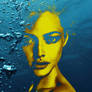 Golden Amanda Seyfried Under Water