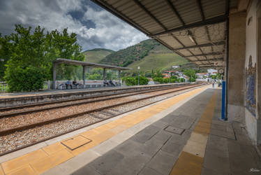 sweet Portugal - train station in Pinhao
