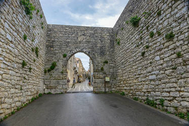 entry thru the gate in Sicily