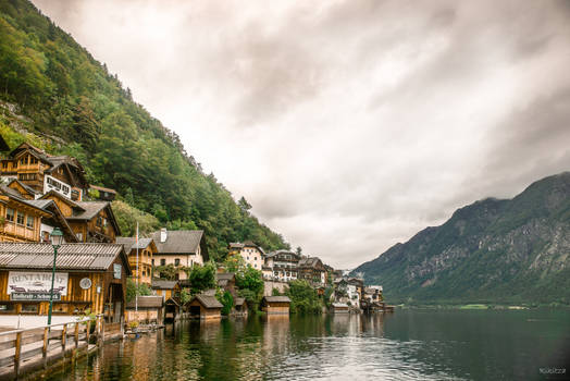 Rent a boat at Hallstadt