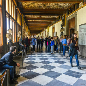 attention at Uffizi