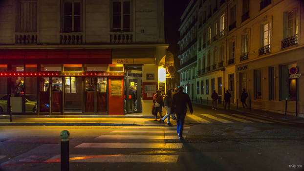 In and Out - Paris Cafe in the night 