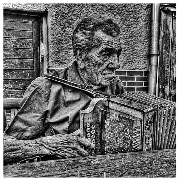 Sad musician by hellmet on DeviantArt