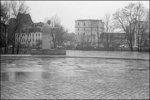 Pope in the rain