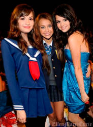 Demi,Miley and Selena cosplay