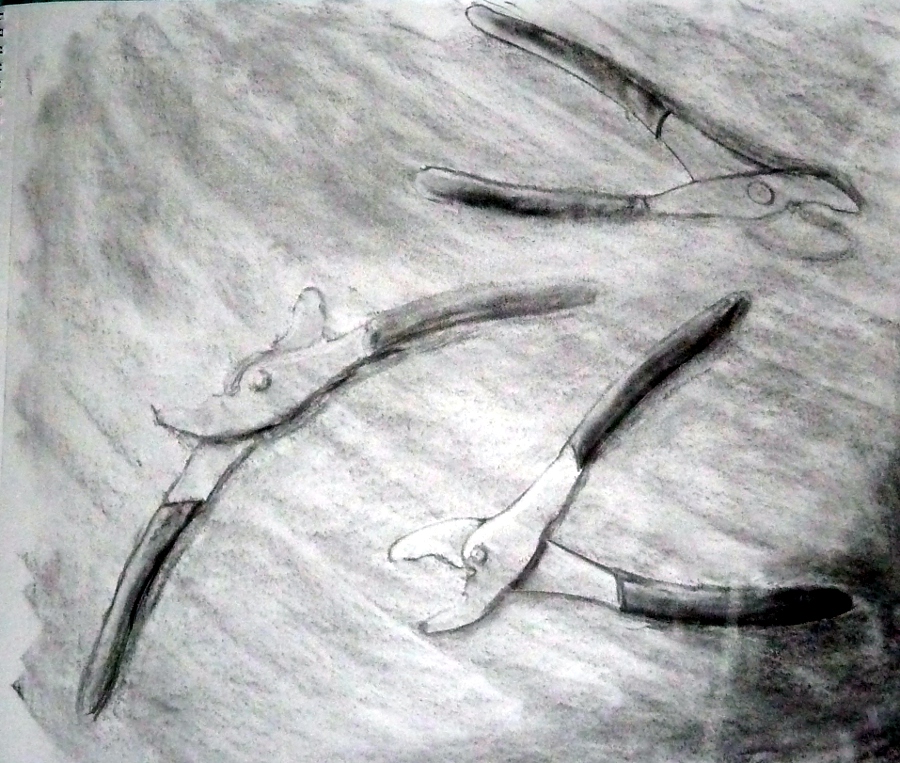 Pliers in Charcoal