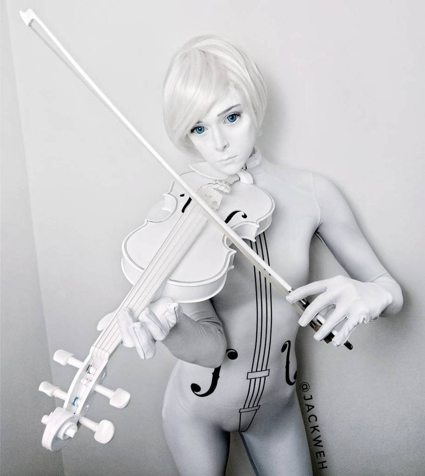 Viktor Hargreeves (white violin) cosplay
