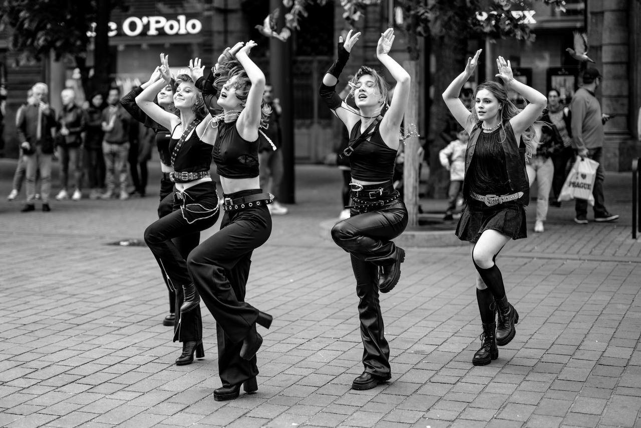 Street dance performance (3) by OlegsVeramejs on DeviantArt