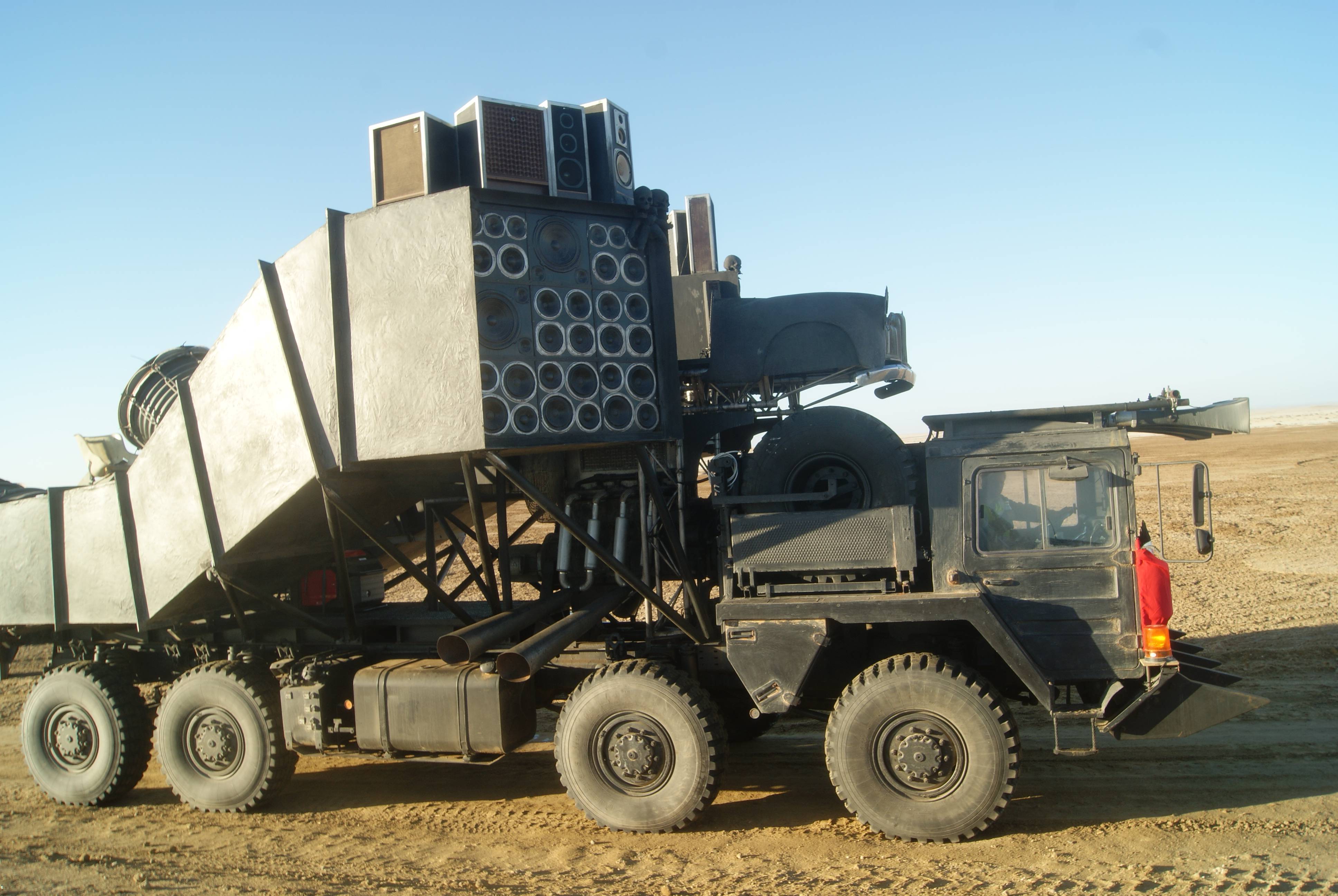 Mad Max 4 Fury Road Speaker Truck WTF ? 2