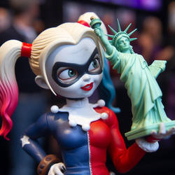 Harley Quinn Stealing the Statue of Liberty