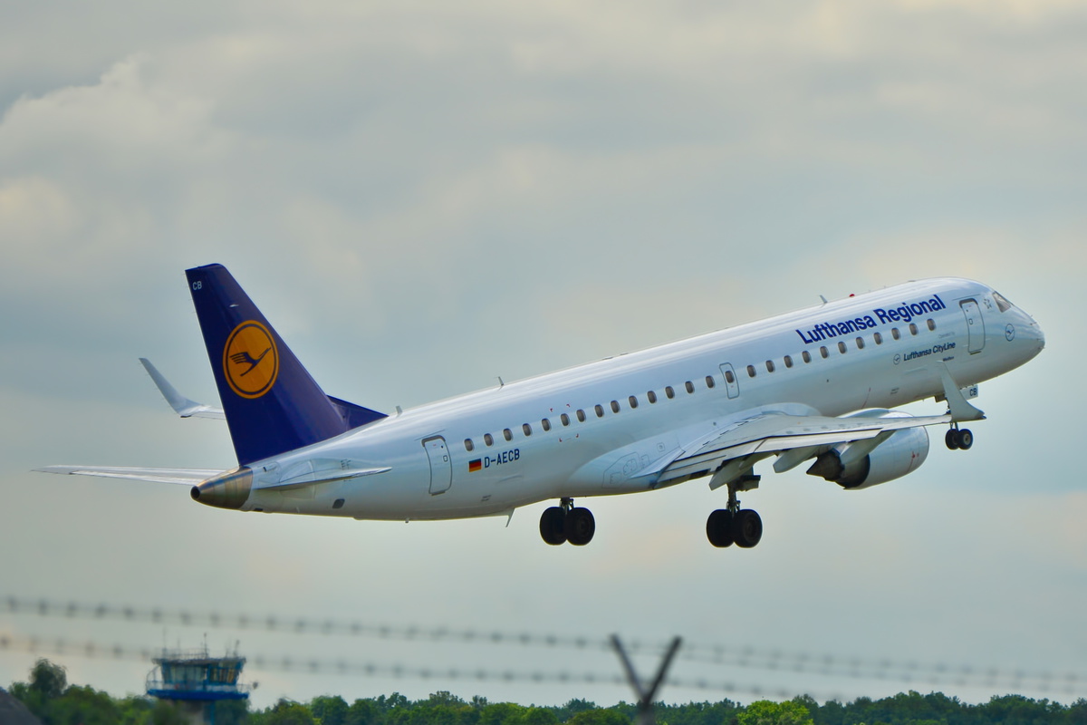 D-AECB - Embraer ERJ 190-200LR -Lufthansa CityLine