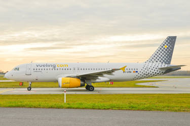 EC-LRA - Airbus A320-232 - Vueling