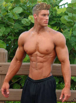 Young muscle stud