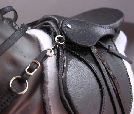 1:9s English saddle closeup