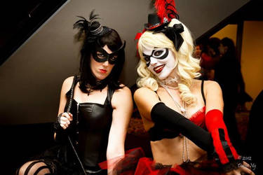 Harley and Catwoman, burlesque style