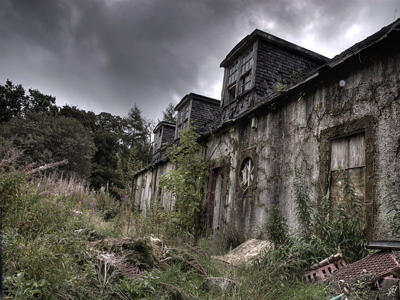 abandonned building by 87andy87 on DeviantArt