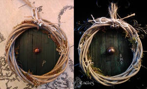 Hobbit door Christmas wreath