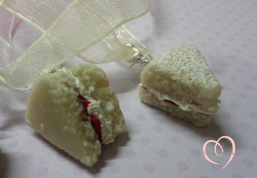 Victorian sponge Cake necklaces close up