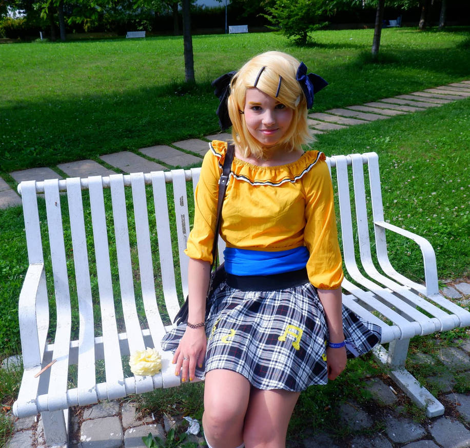 Kagamine Rin cosplay anniversary by RinKagamineCZ on DeviantArt