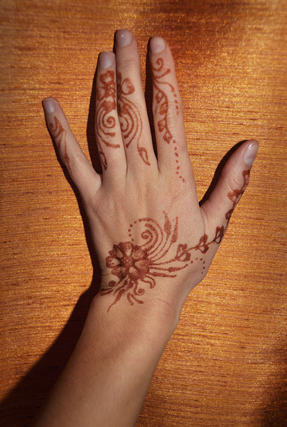 230 (henna)