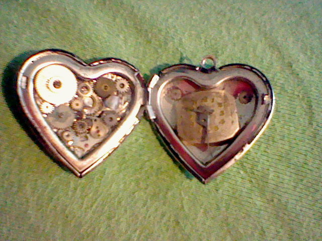 clock heart silver-2