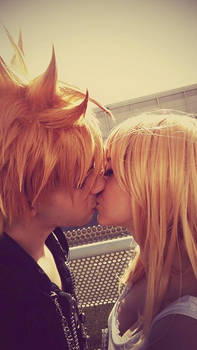 Namine x Roxas - Kissing