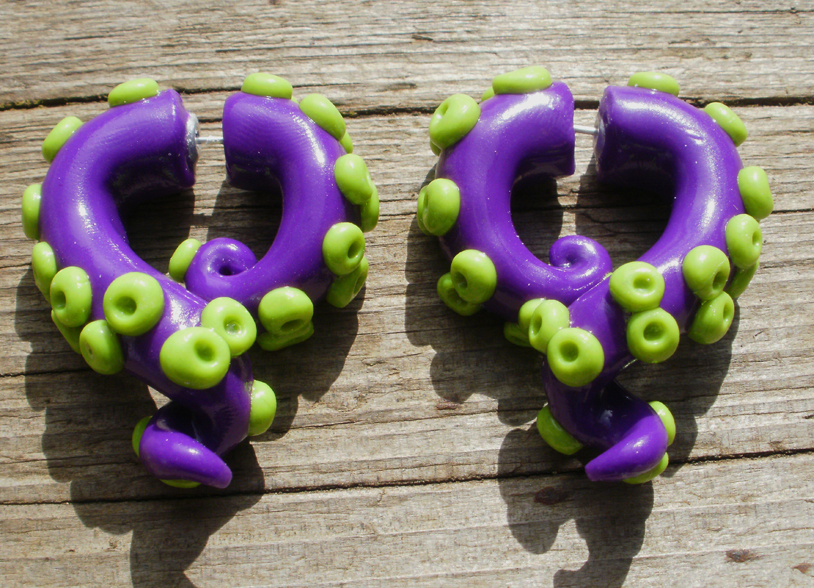 Day of the tentacle earring