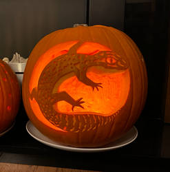 Gecko pumpkin carving