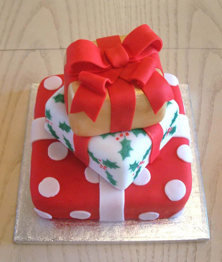 Christmas cake-red gifts