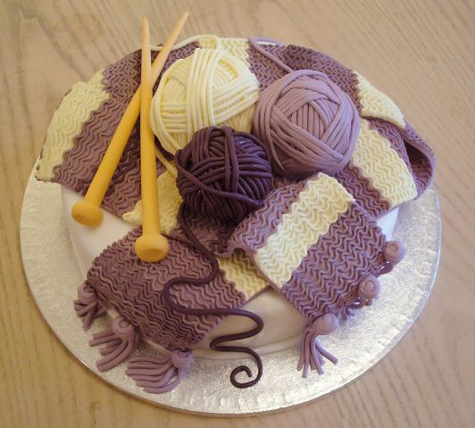 Knitted cake