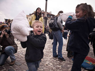 pillow fight warsaw 19