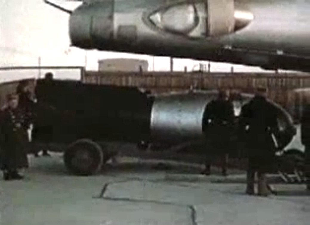 Рдс водородная бомба. РДС-37 бомба. Термоядерной бомбы РДС-37. Ядерная бомба РДС 37. Испытание Советской термоядерной бомбы РДС-37,1955 год.