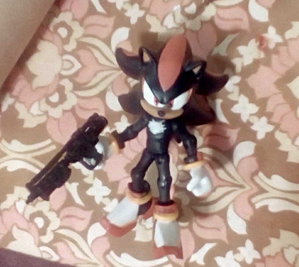 Sonic Shadow 3 Action Figure with Gun : : Toys