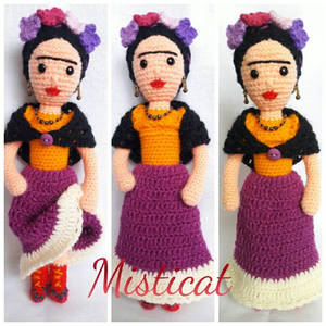 FRIDA KAHLO AMIGURUMI