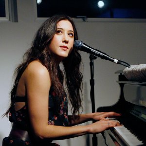 Can Vanessa Carlton Play Piano