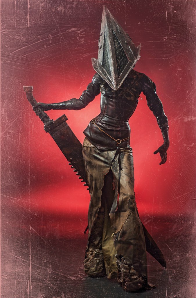 Pyramidhead (fem)