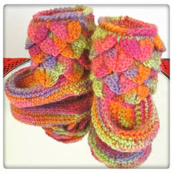 Taika baby booties