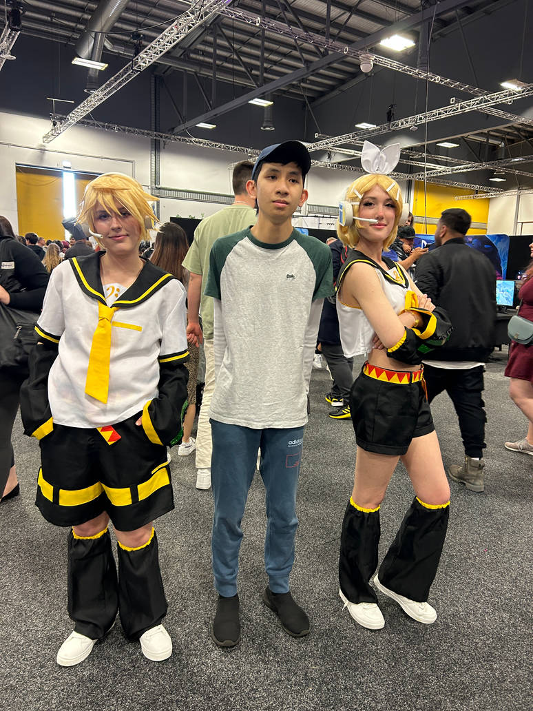 Me Rin and Len Kagamine by DeadpoolTheDeviant on DeviantArt