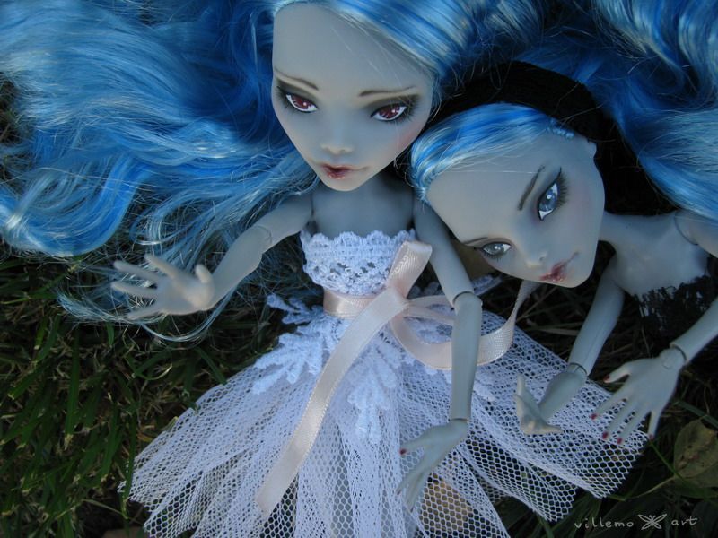 MH - Ghoulia sisters 01