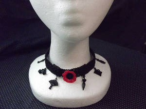 Poppy Choker