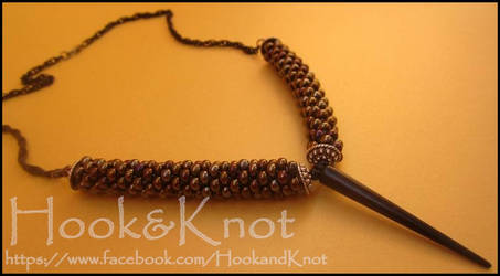Black Queen - crocheted necklace