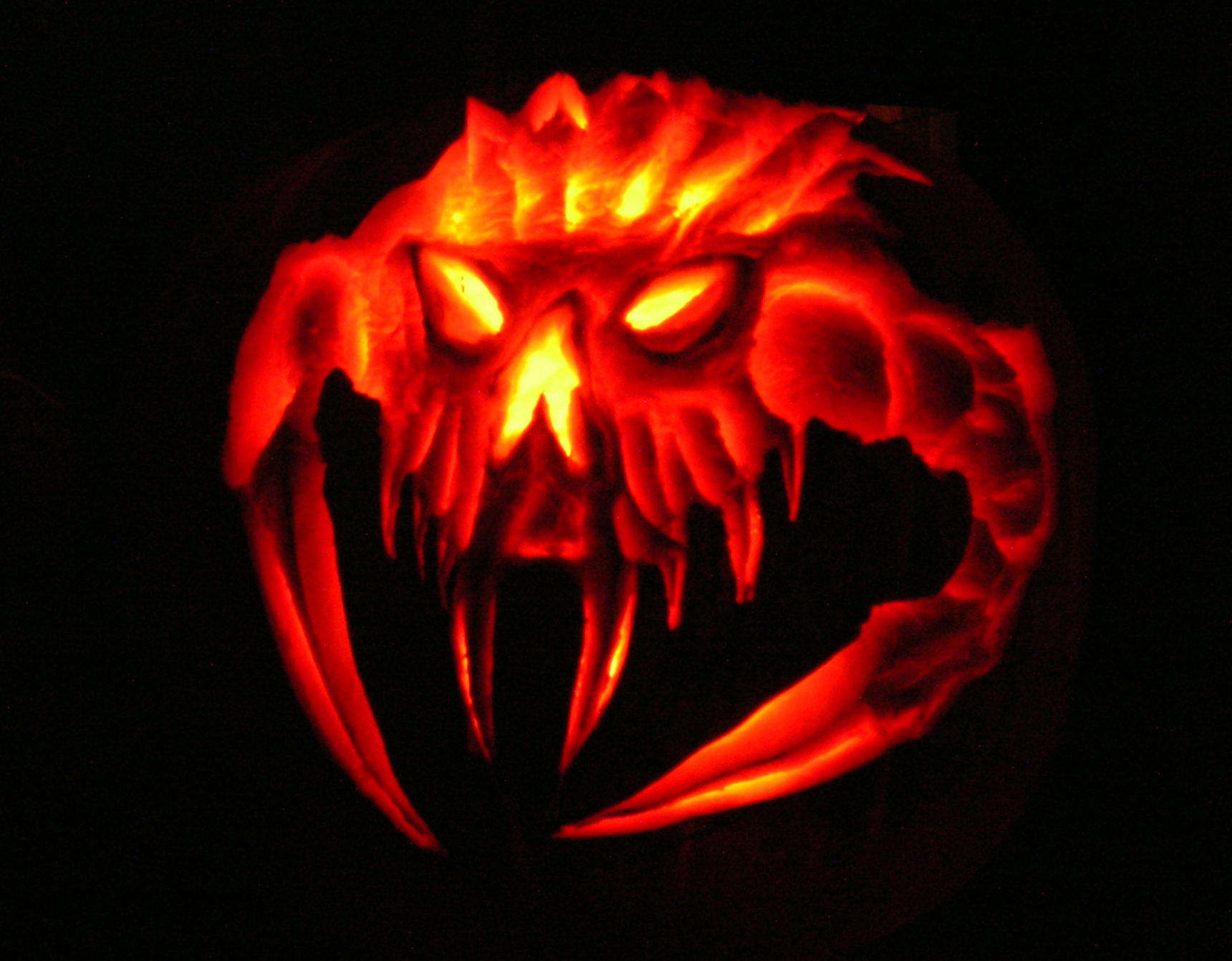 halloween pumkin carving 2006