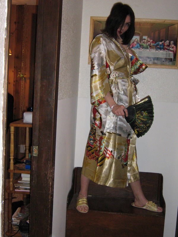 Oriental Outfit Pose