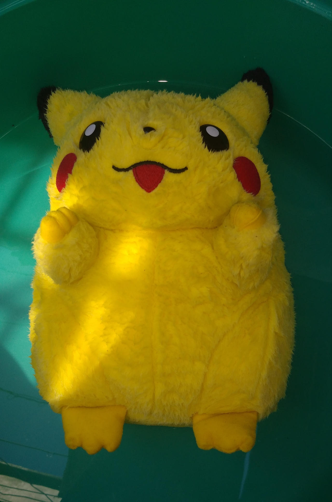 Bathing Pikachu by dherss on DeviantArt