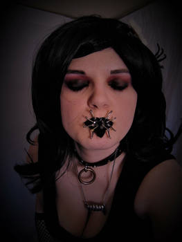 Vampire Kisses (cosplay) - Raven Madison