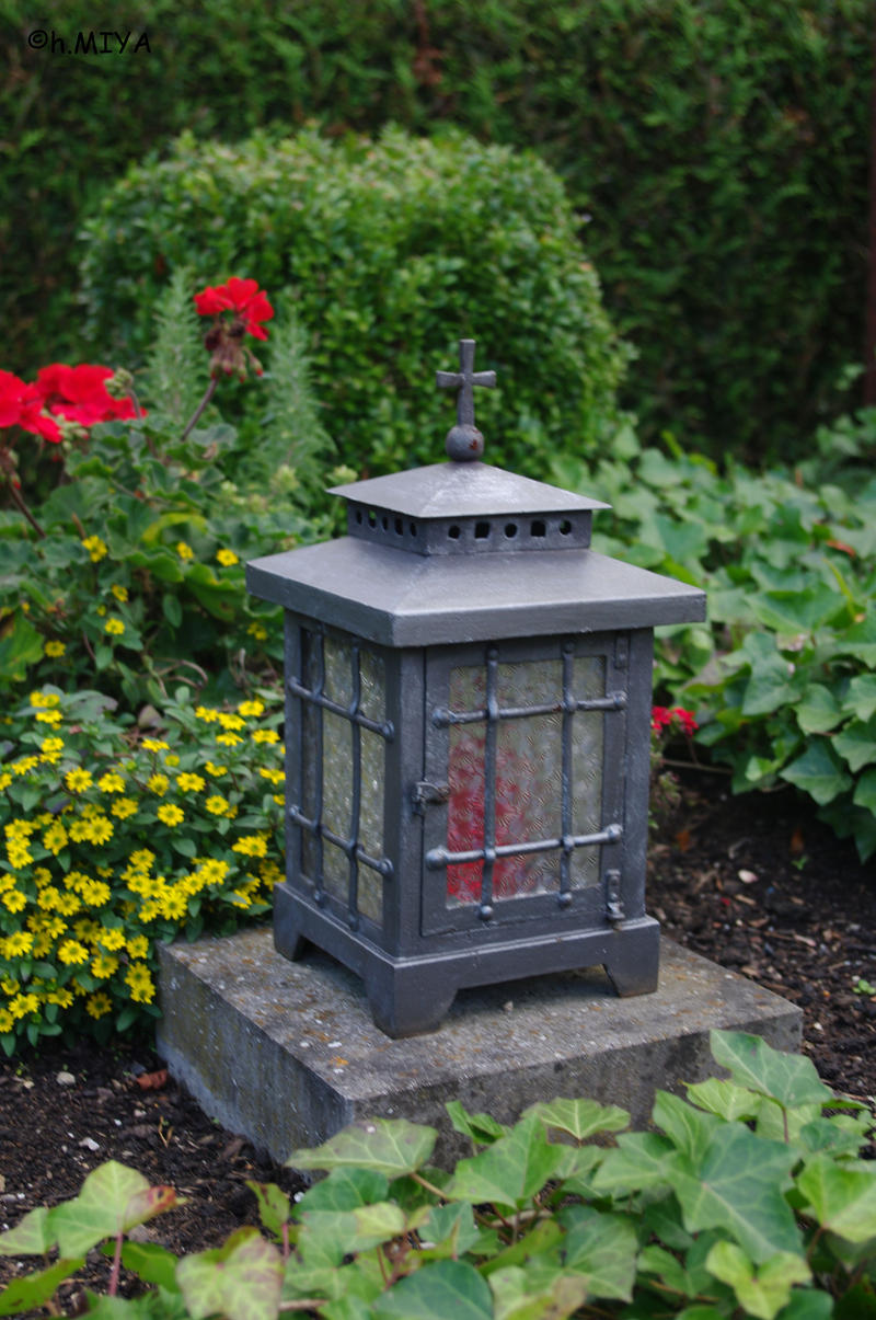 candle on a grave