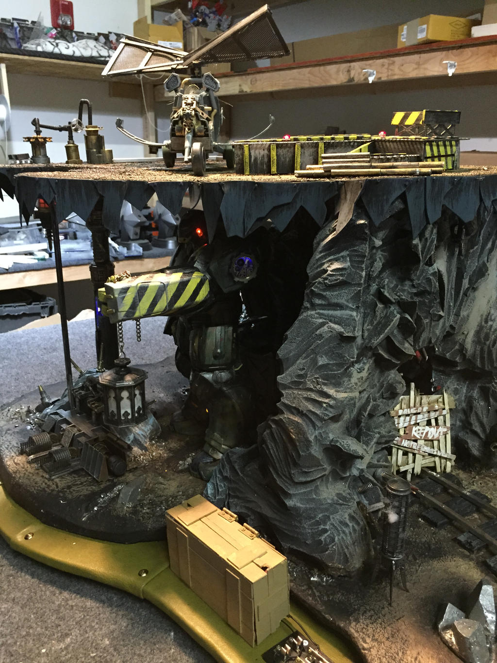 Hulkbuster Diorama Complete-3 by Phishnetstudio on DeviantArt