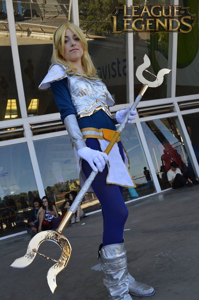 [Cosplay League of Legends] The lady of luminosity