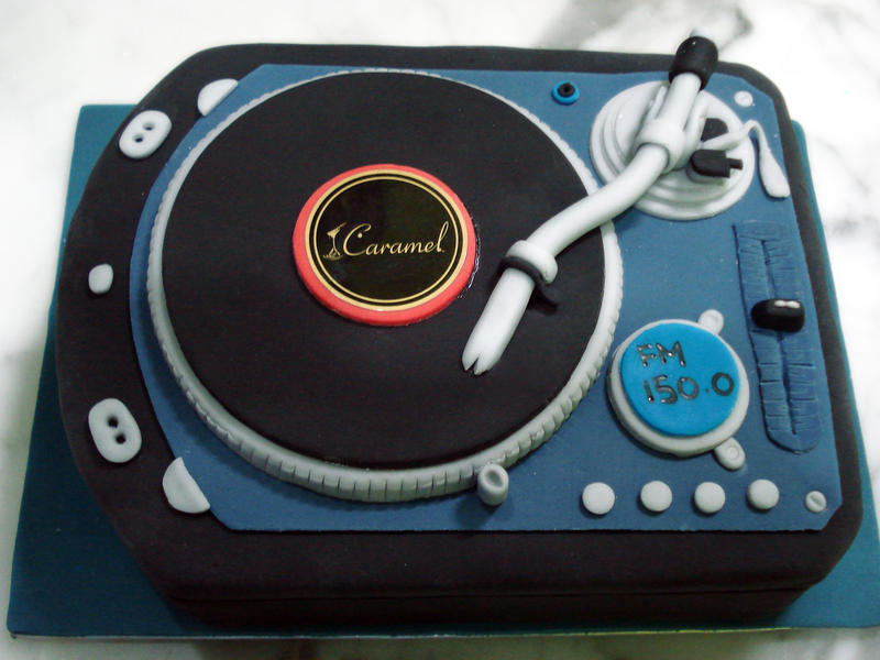 DJ Spin That Cake